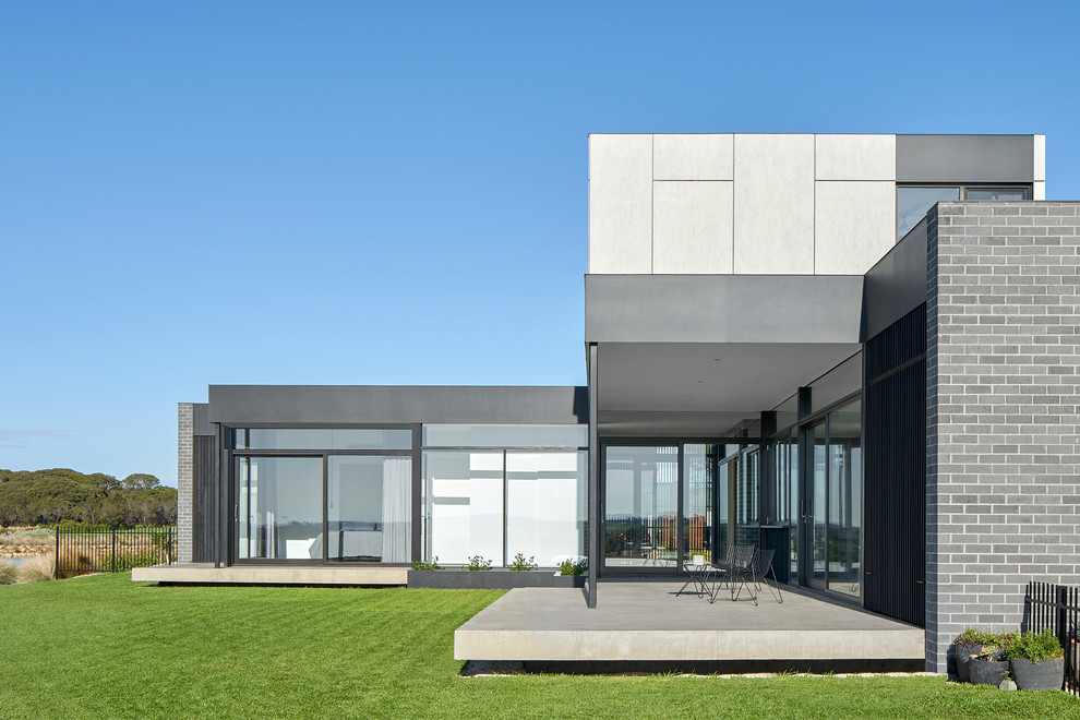 Inspiration for a contemporary exterior in Geelong.