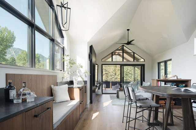 Creekside contemporain