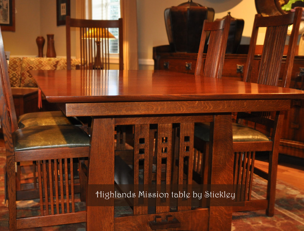 This is an example of an arts and crafts dining room in Wichita.