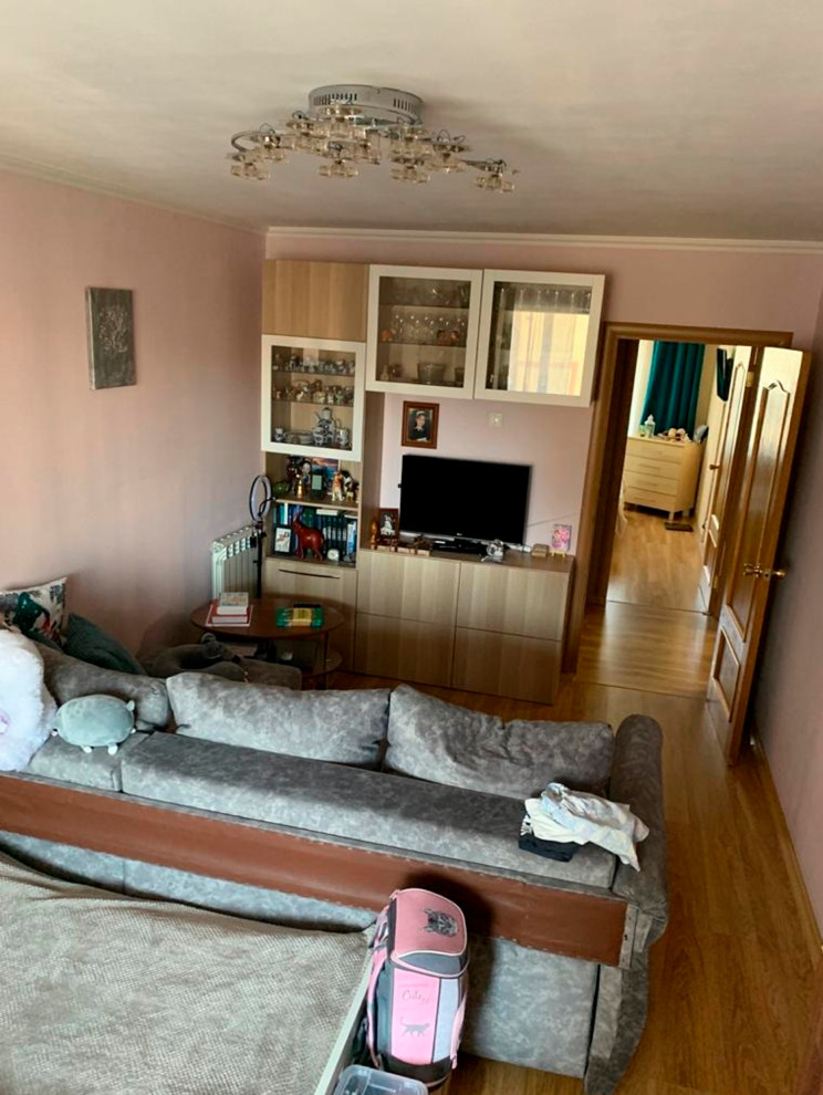 Переделка детской - гостиной в более современное пространство.