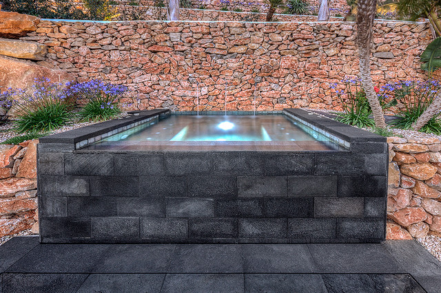 Mediterranean style mediterran-pools