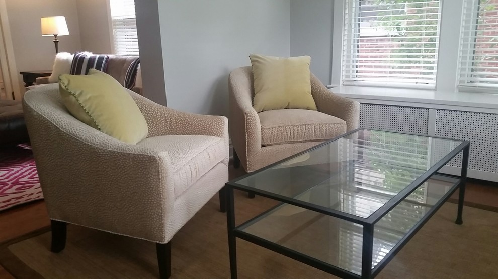 Inspiration for a transitional home design remodel in Chicago