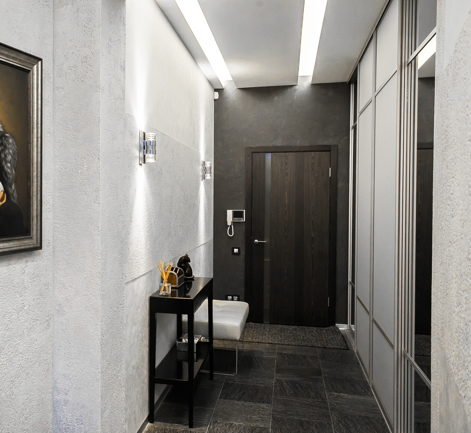 Реализованный проект. Минимализм и ничего больше. Квартира. Москва.