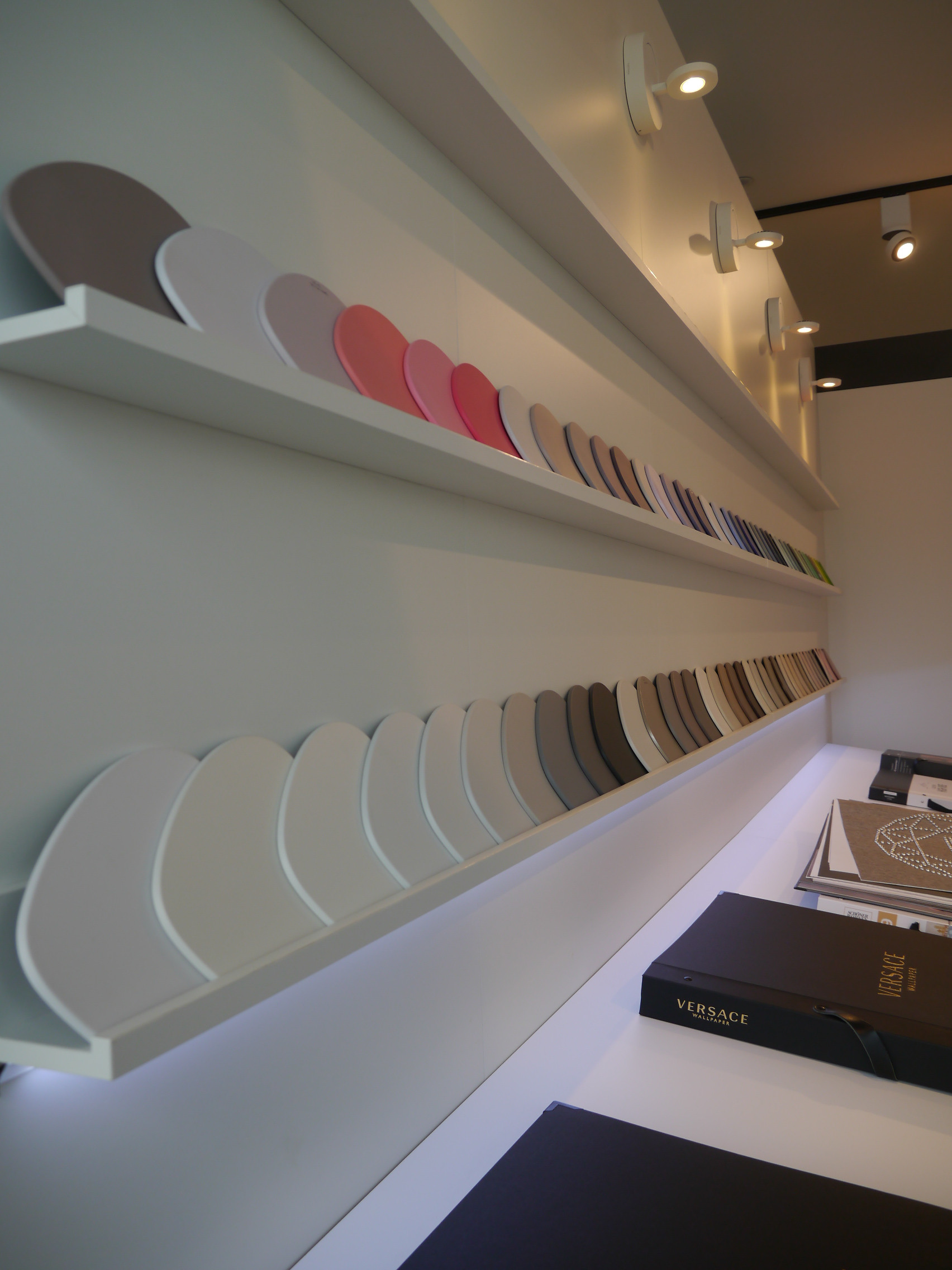 Alena Showroom Bad Sanitär Küche Raumausstattung Heizung Planung Präsentation Modernisierung Ausstellung Interior Design NRW Krefeld Gießen Architektur Innenarchitektur Gestaltung 3D RT-Holding