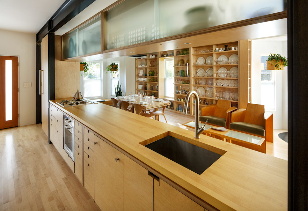 Kitchen - kitchen idea in Boston