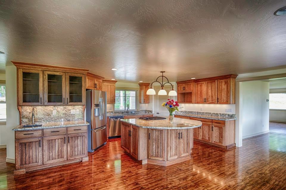 Transitional kitchen photo in Seattle