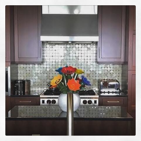 Example of a transitional home design design in Austin