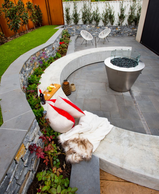Chadstone contemporary-uteplats