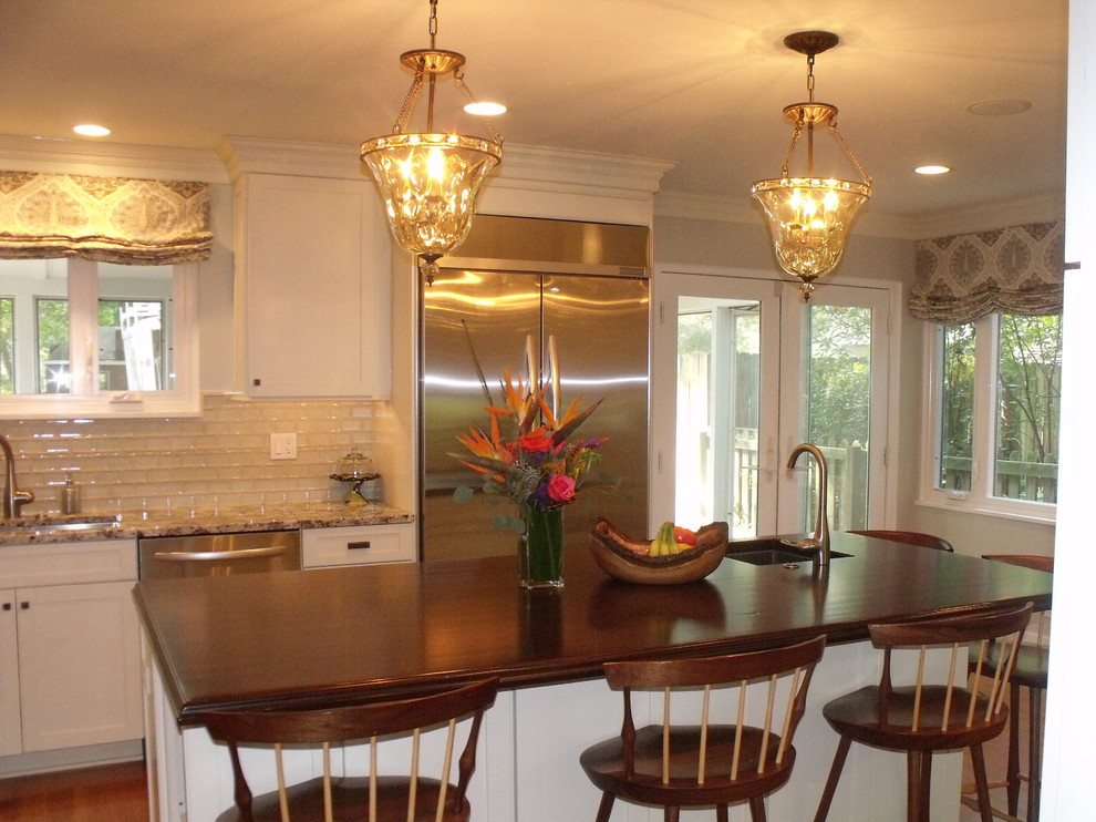 Kitchen - transitional kitchen idea