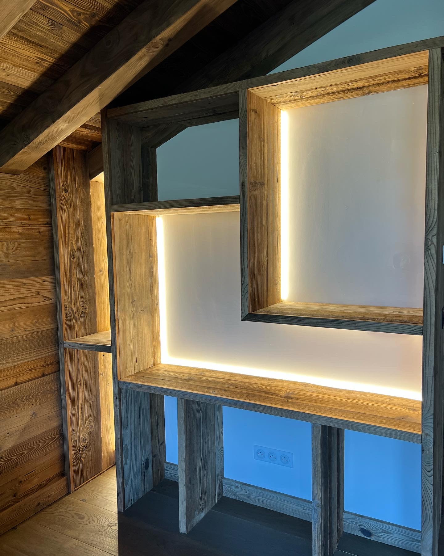 AGENCEMENT INTERIEUR CHALET DE MONTAGNE