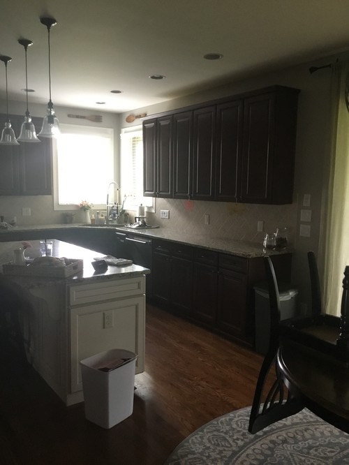 Too many and unused space kitchen help needed!