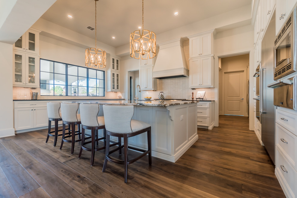 Inspiration for a transitional kitchen remodel in Austin