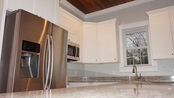 Inspiration for a transitional kitchen remodel in Raleigh
