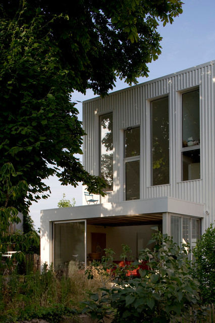 House to catch the tree modern-haeuser