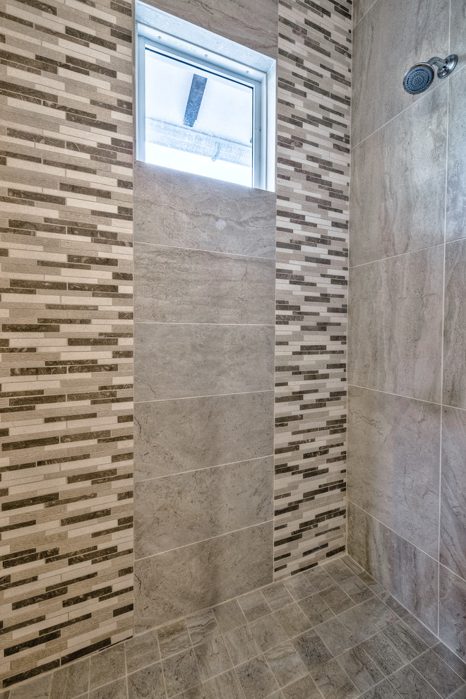 Inspiration for a transitional home design remodel in Miami