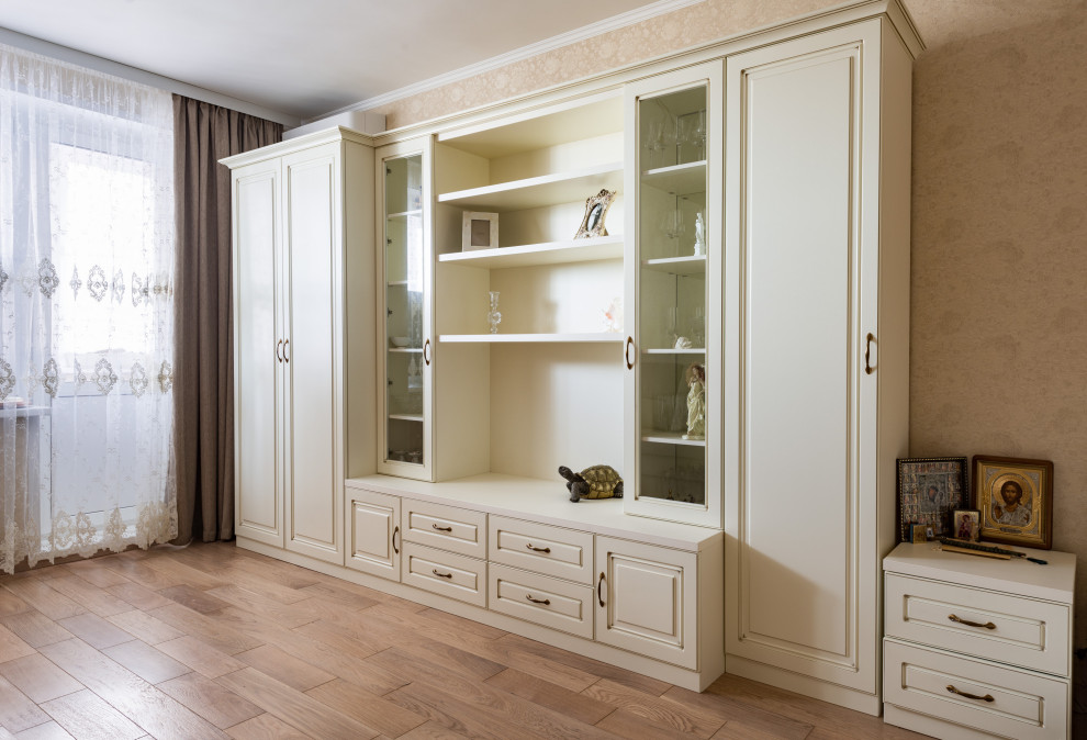 Шкафы и тумбы