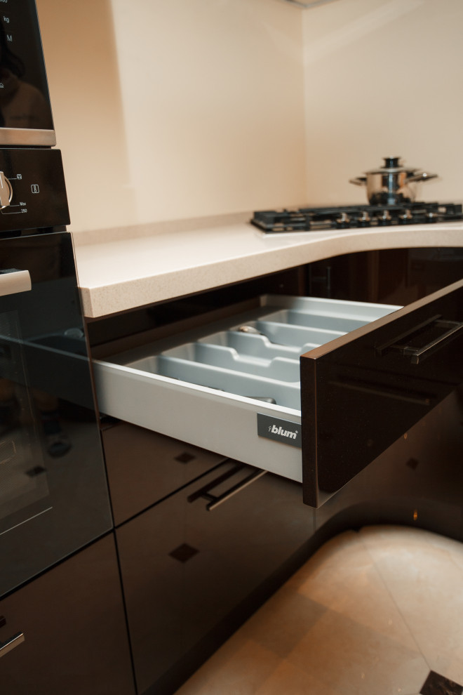 Радиусные фасады, супер-глянец