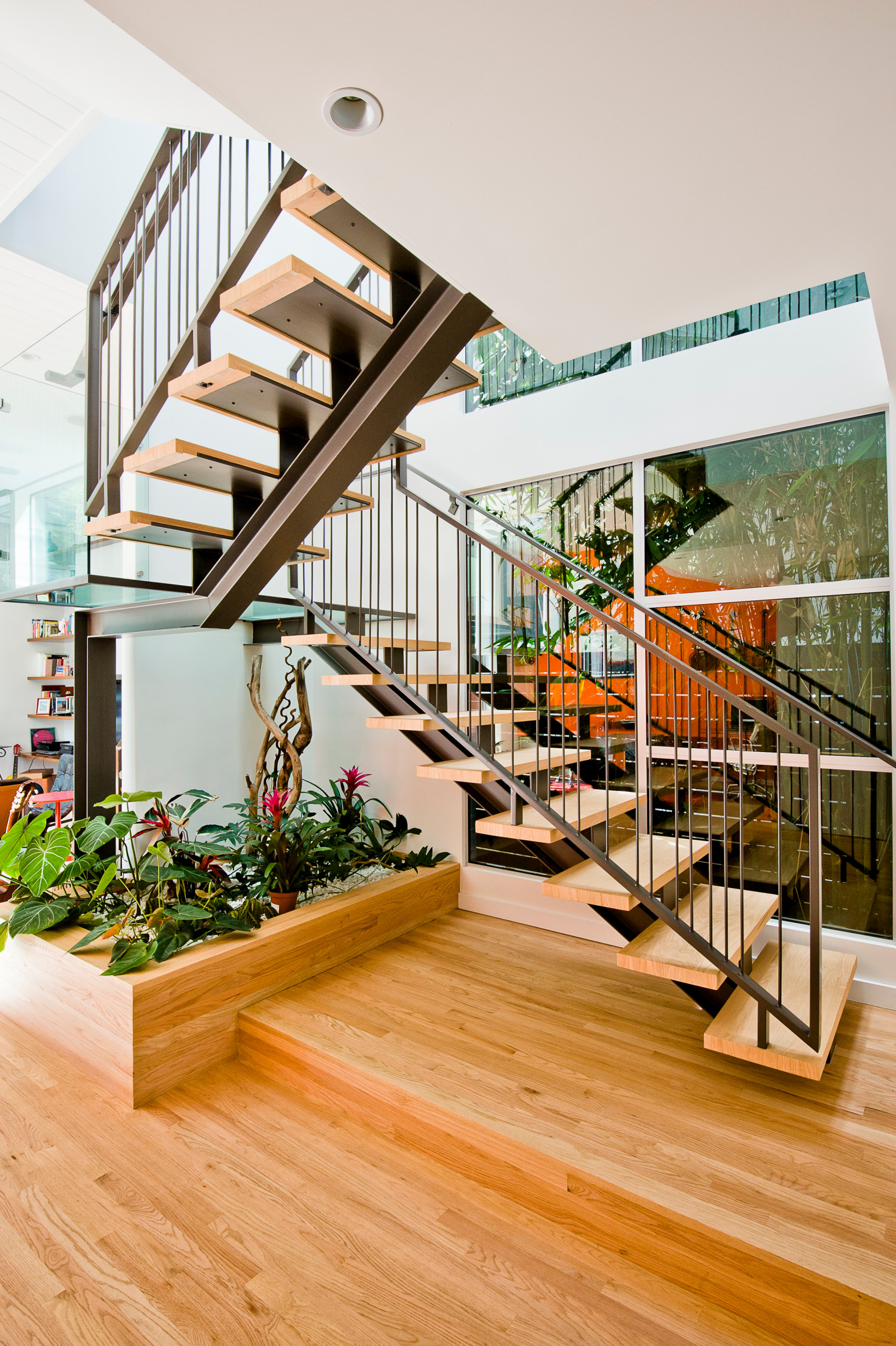 Cultivate a Midcentury Vibe With Built-In Planter Boxes
