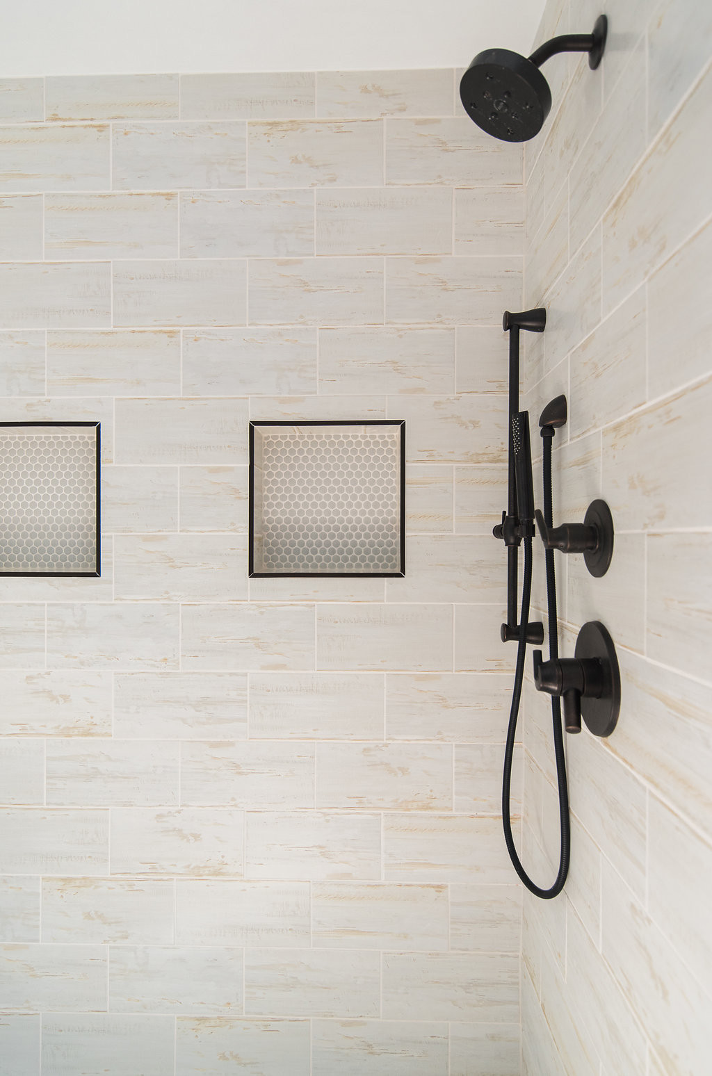 Bel Air, Farmhouse Bathroom