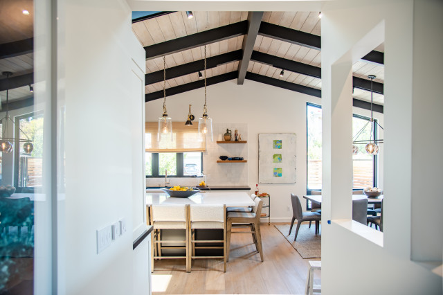 Parkview Dr fusion-kitchen