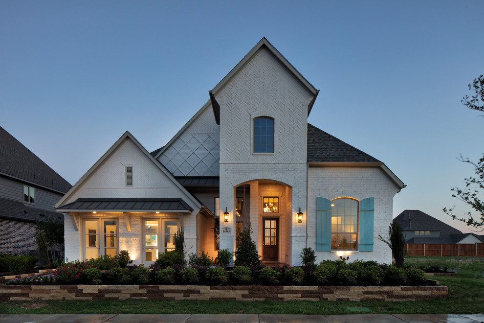 Photo of a contemporary home design in Dallas.