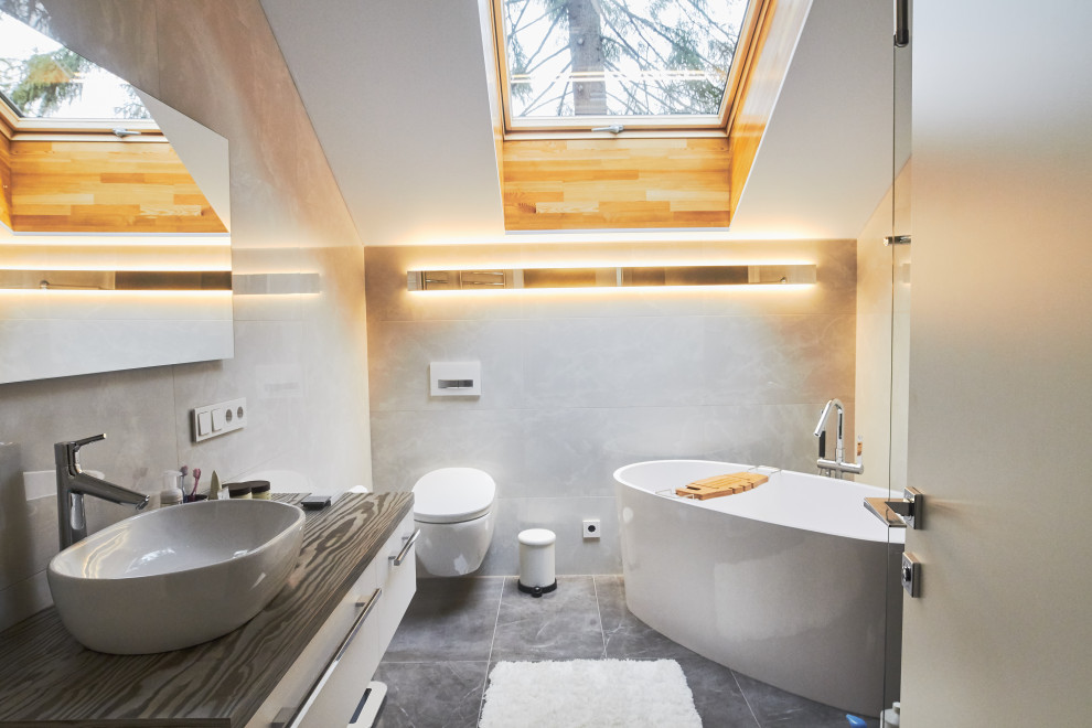 Дом по проекту Альпы 280м² с панорамным остеклением и вторым светом