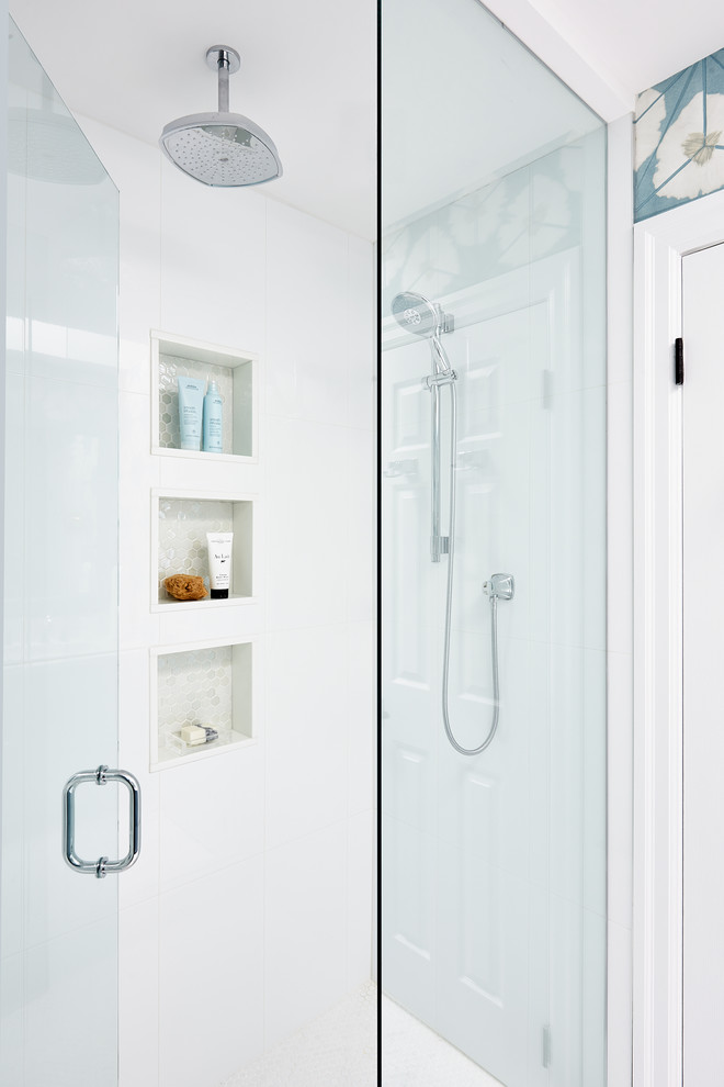 Inspiration for a transitional bathroom remodel in Toronto