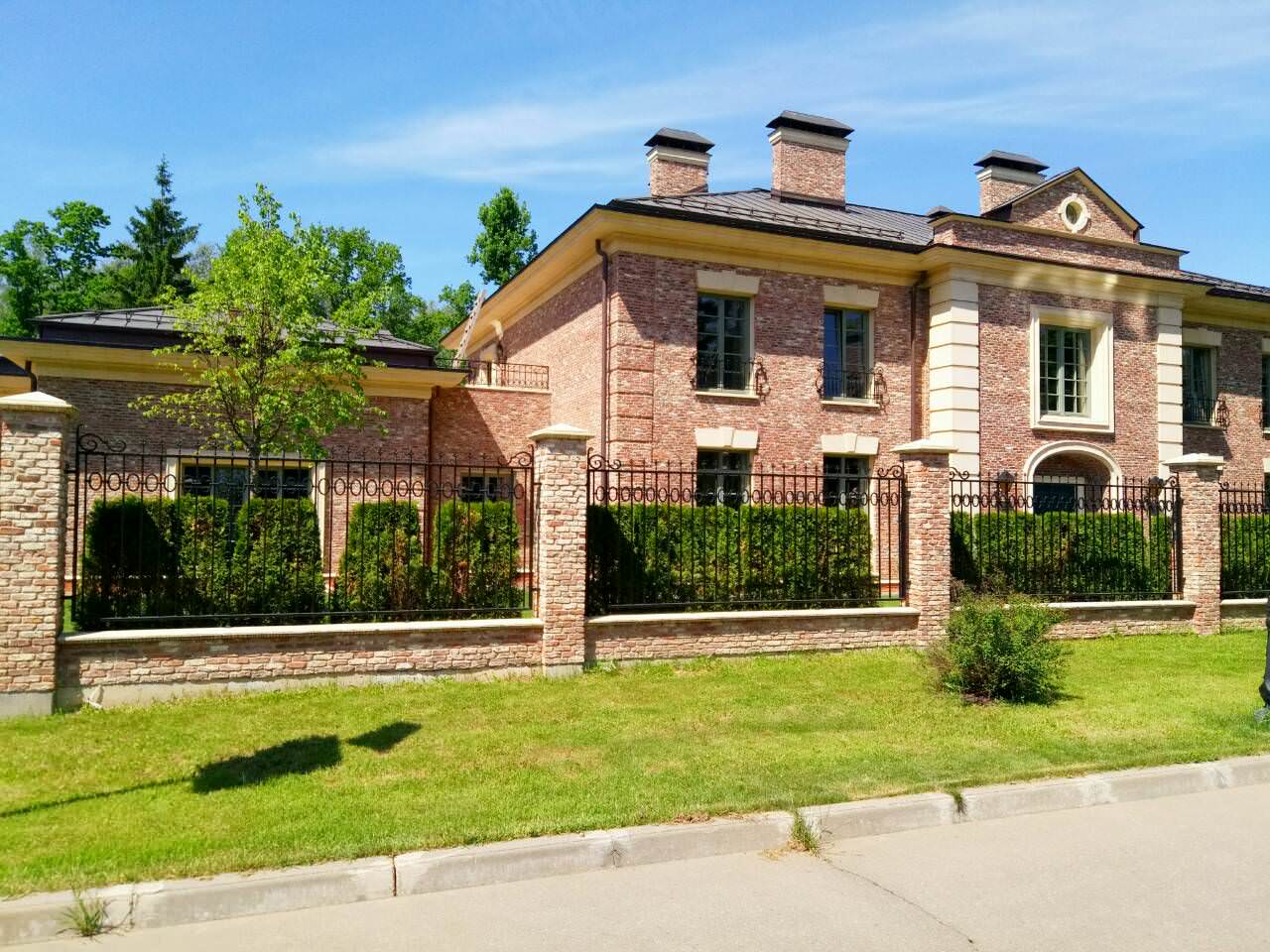 Коттедж из бельгийского кирпича