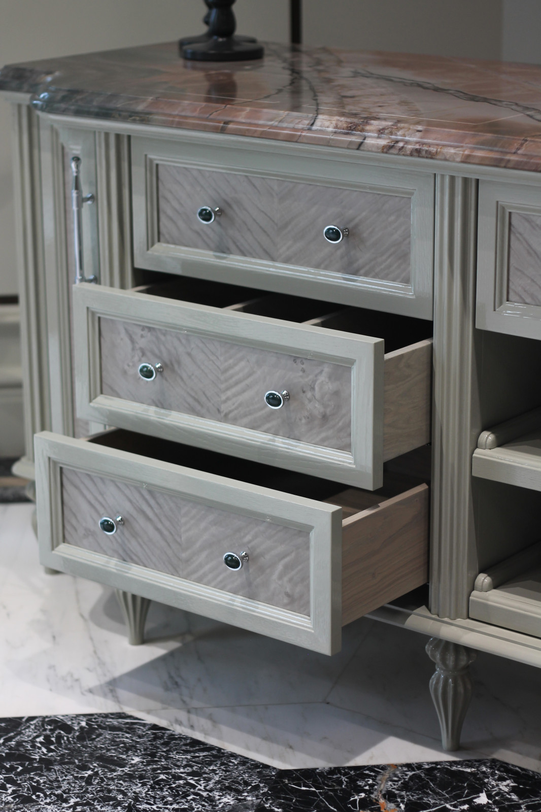 Комод в ванную комнату