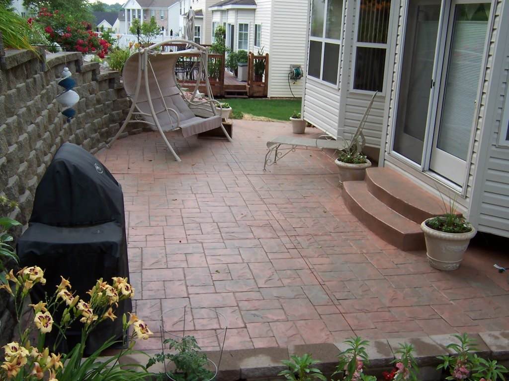 Green Park, Missouri stamped concrete back patio with step set