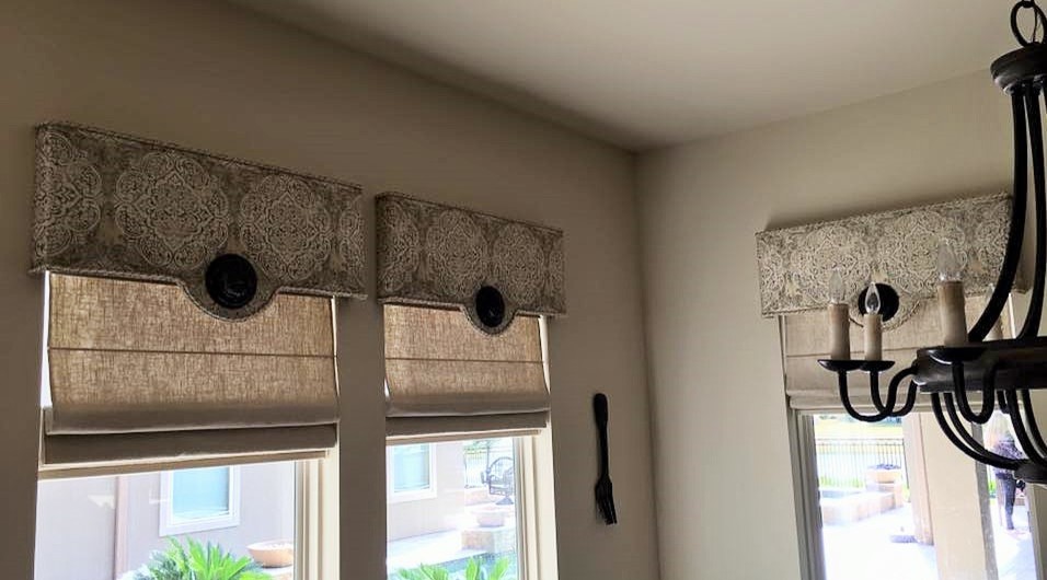 Home design - transitional home design idea in Houston