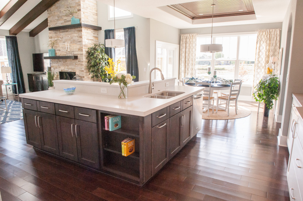 Inspiration for a transitional kitchen remodel in Milwaukee