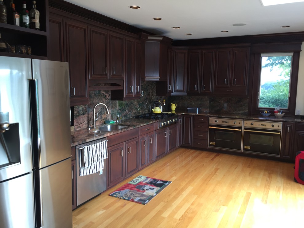 Kitchen trim and color