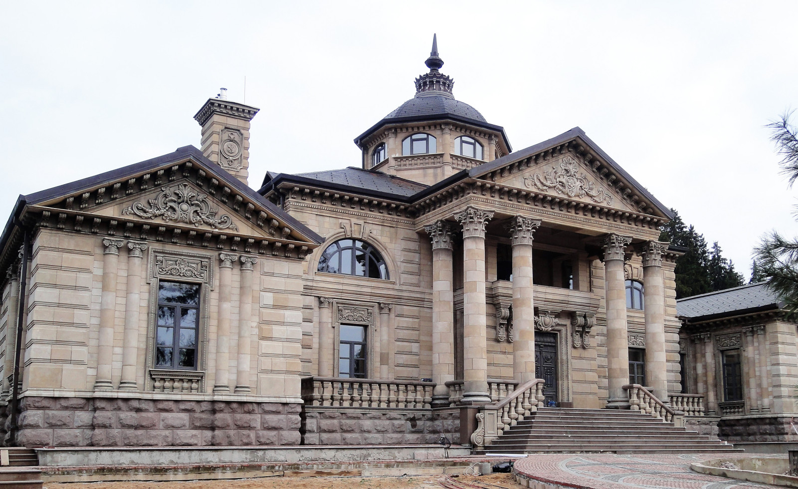 Строительство домов – реализованные фасады