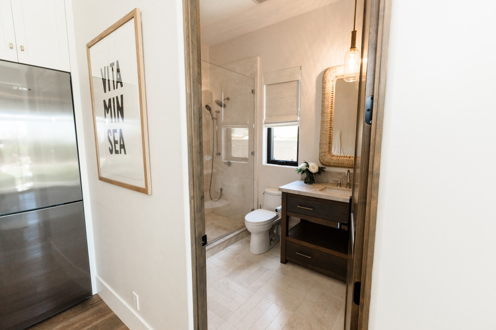 Bathroom - transitional bathroom idea in Los Angeles