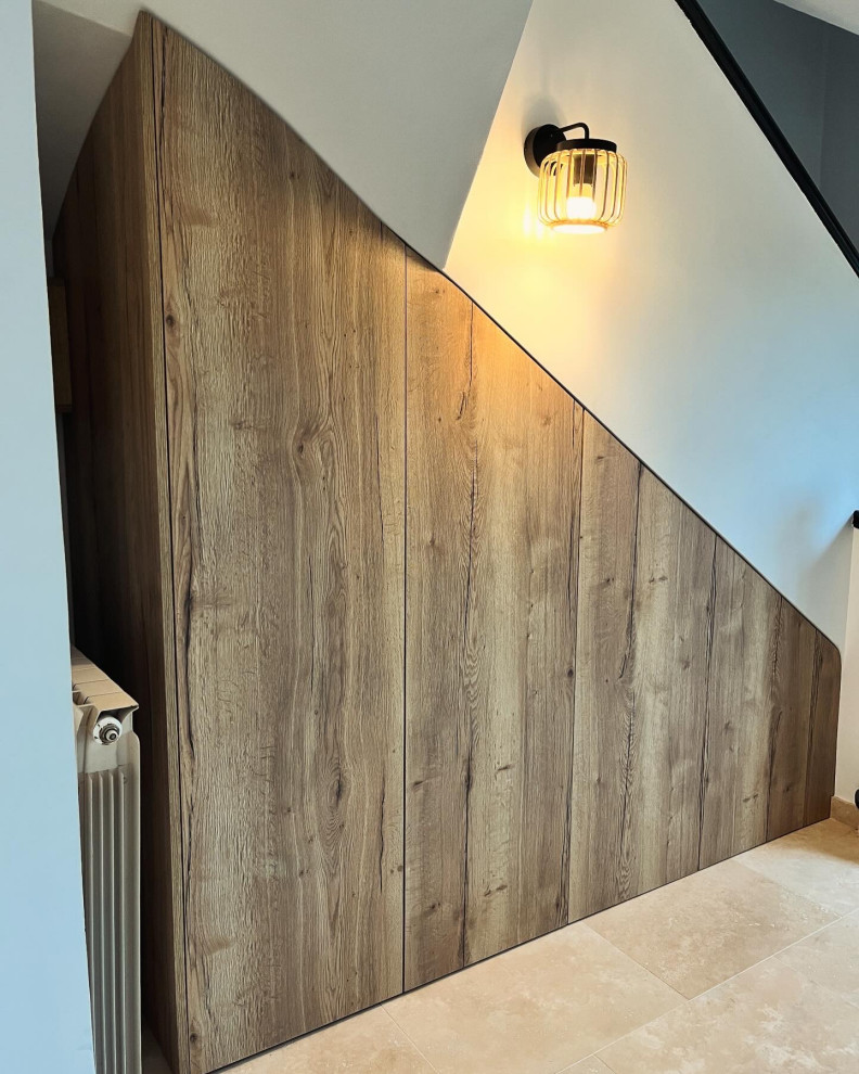 Fabrication sur mesure d’un meuble à chaussure sous escalier