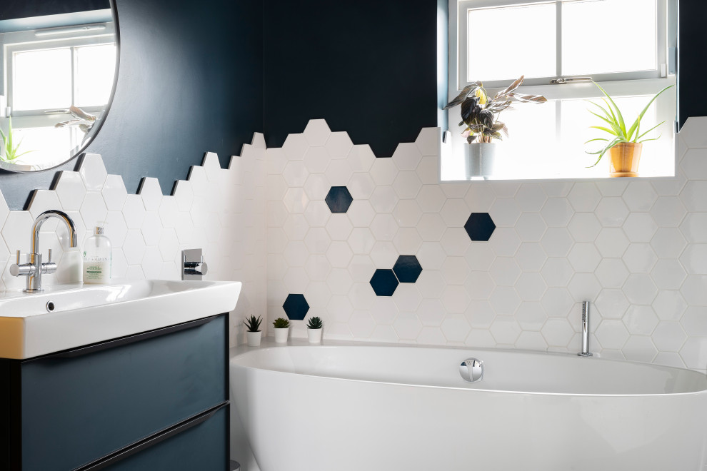 Inspiration for a contemporary bathroom in Hertfordshire.