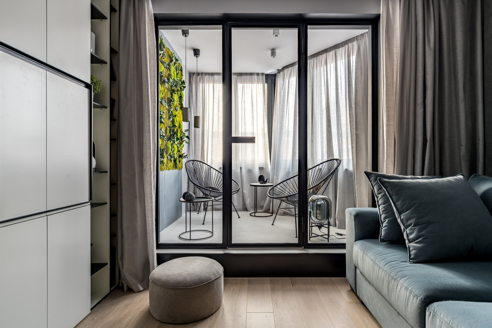 "Белый, серый и графит"