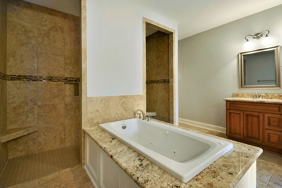 Inspiration for a mid-sized transitional home design remodel