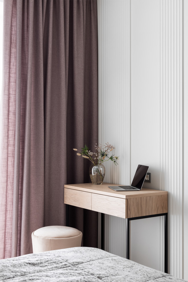 на стороне монохрома