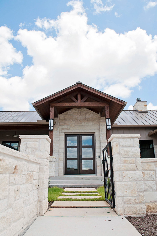 Home design - transitional home design idea in Austin