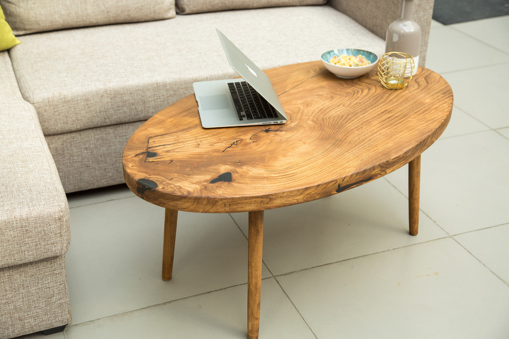 Столик из карагача