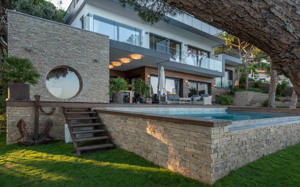 Дом в Бланесе, Испания