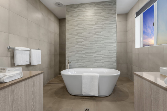 Modern House Griffin moderno-stanza-da-bagno
