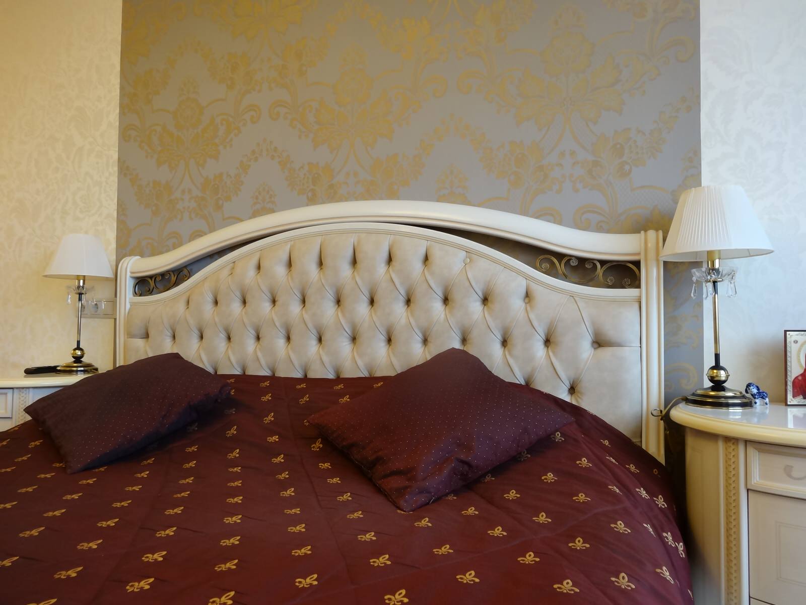 Благородная классика. Загородный дом. Фрагмент спальни.