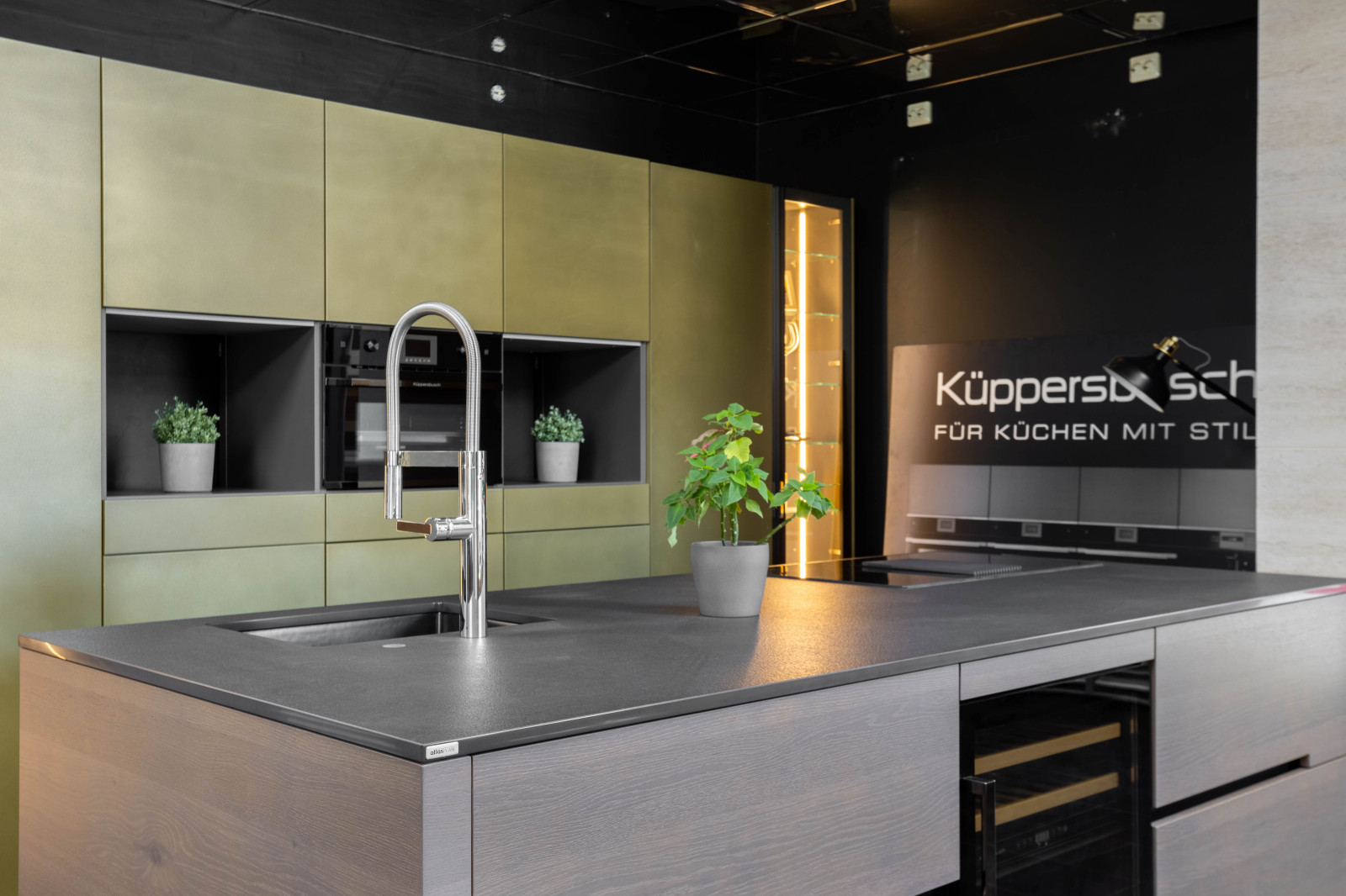 Мебель из рифленой керамики (для 1000 кухонь Германии)