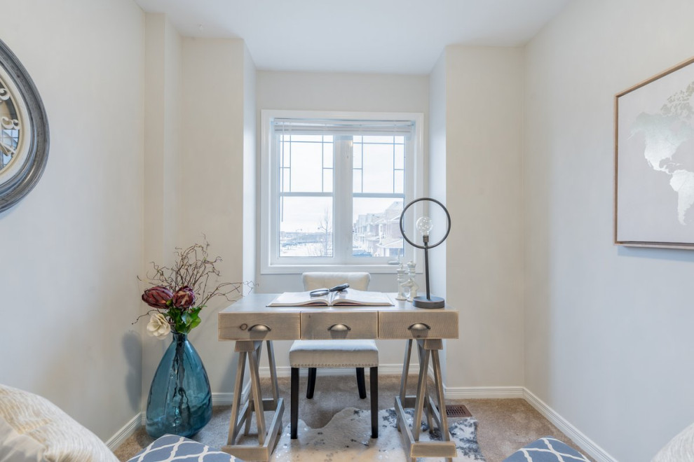 Home office - home office idea in Toronto