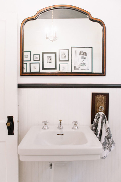 Timeless Whimsy klassisch-modern-badezimmer