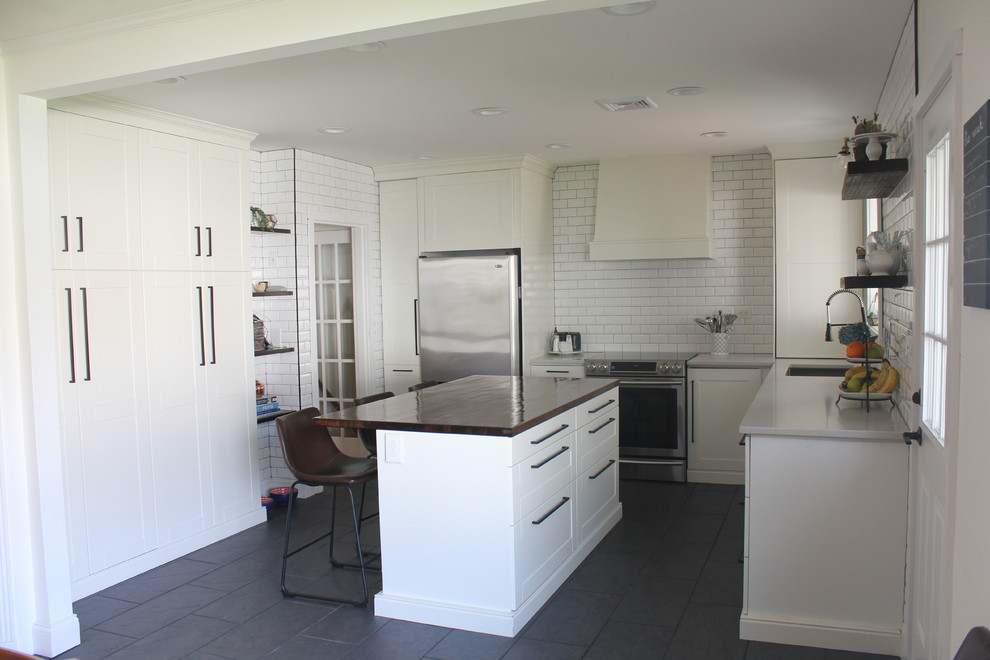 Kitchen - kitchen idea in Boston