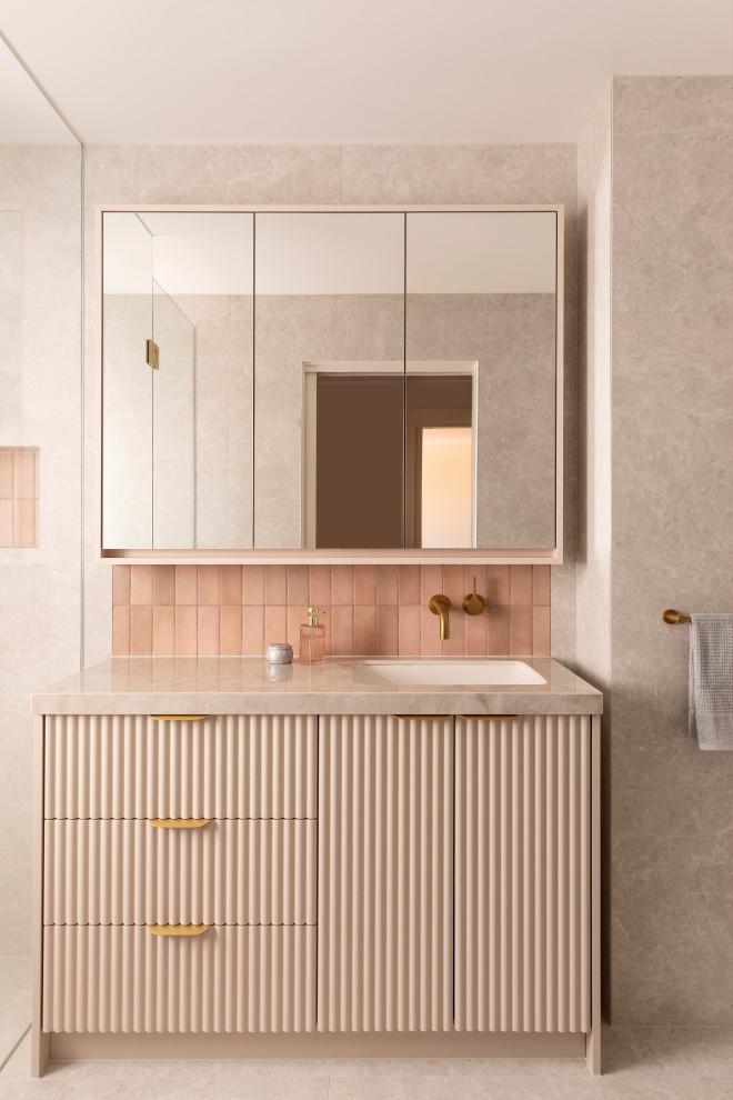 Photo of a mediterranean bathroom in Melbourne.